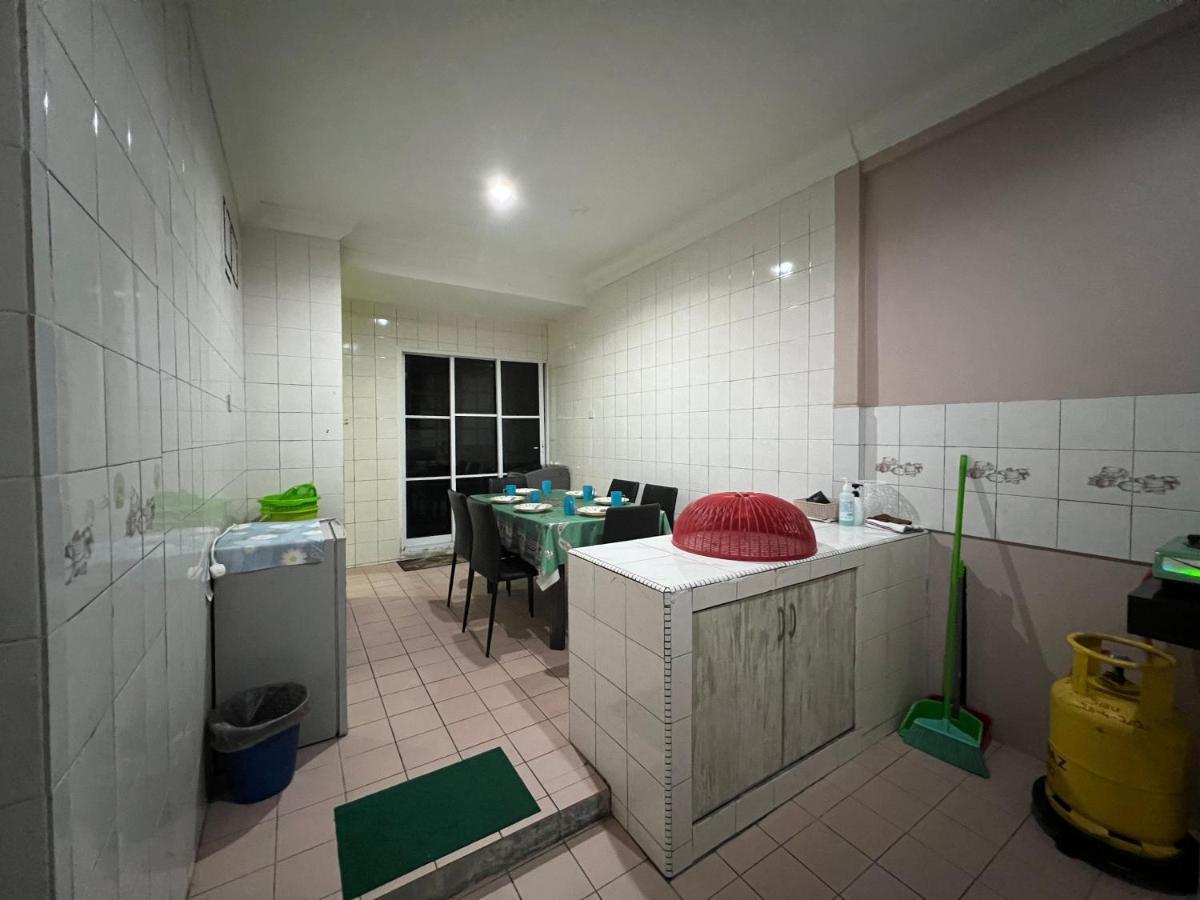 Hanif Homestay Kuching Zewnętrze zdjęcie