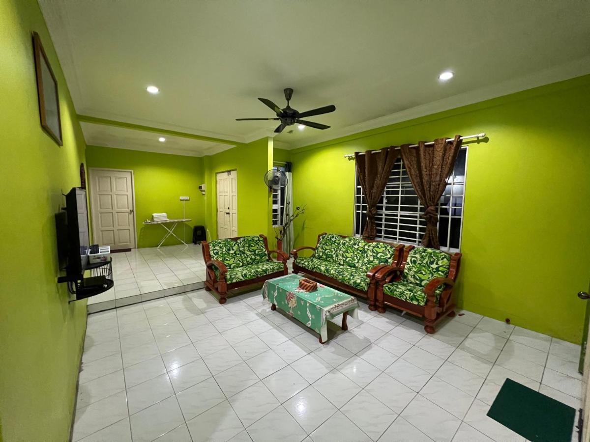 Hanif Homestay Kuching Zewnętrze zdjęcie