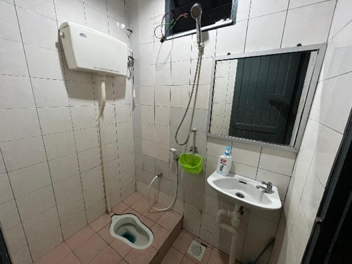 Hanif Homestay Kuching Zewnętrze zdjęcie