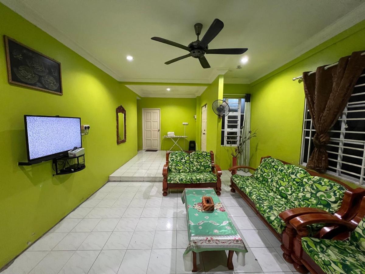 Hanif Homestay Kuching Zewnętrze zdjęcie